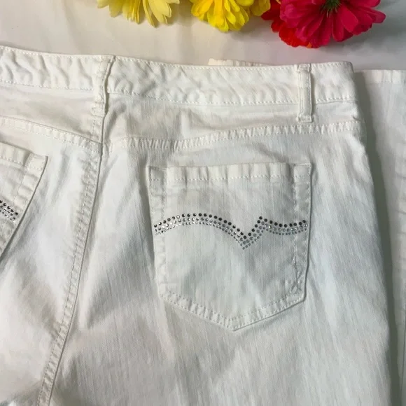 White Jeans Jones New York with details pockets 🥰 - Picture 4 of 15